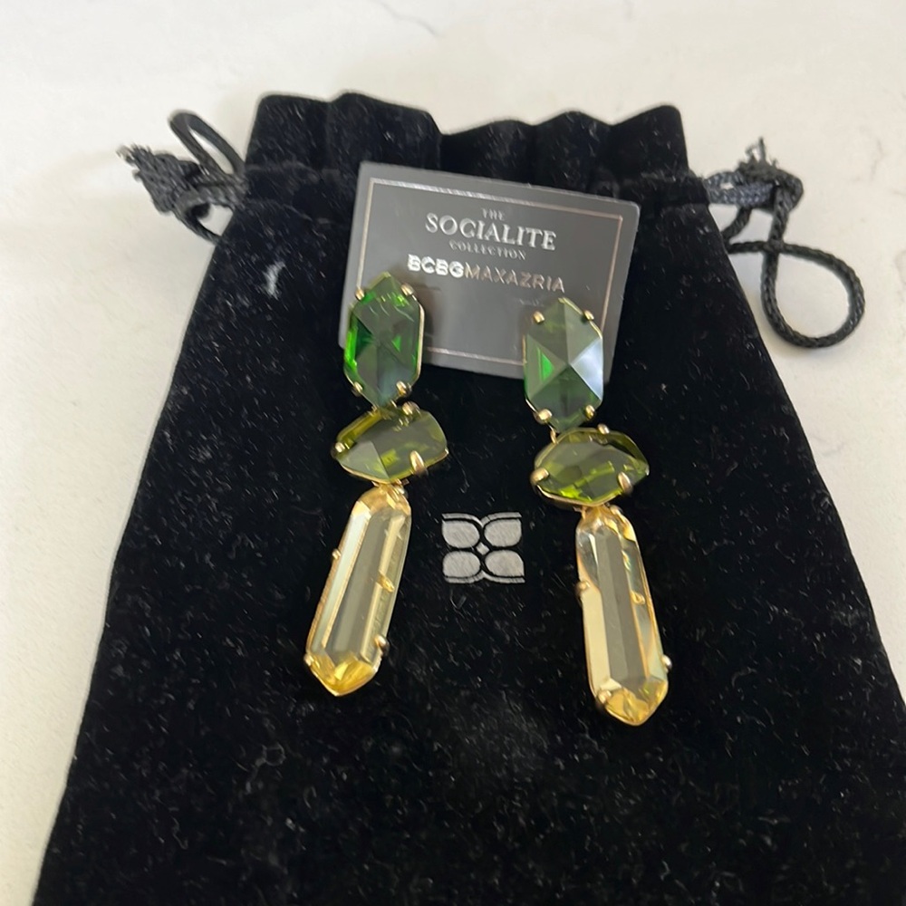 BCBG MAXAZRIA GREEN & CHANDELIER EARRINGS NEW WITH TAGS IN PRISTINE CONDITION